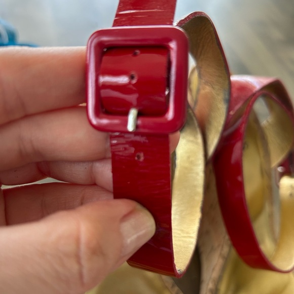 Guess by Marciano Platforms 👠 - Picture 9 of 10